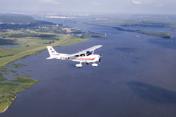D EDLB über der Elbe